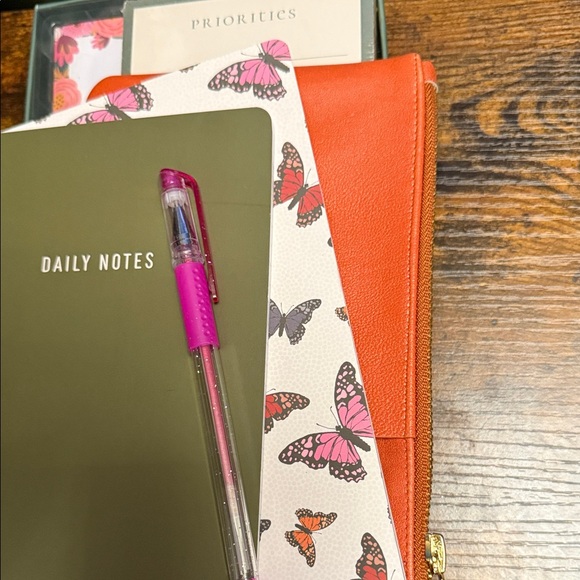 Butterfly and Floral Stationery Set with Bonus Gifts! - Picture 7 of 7